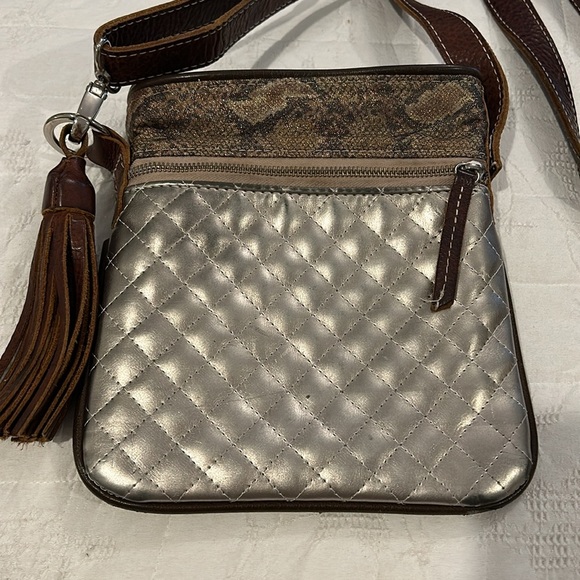 Consuela Metalic quilted leather tassel crossbody messenger bag - Picture 4 of 9